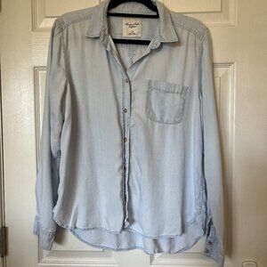 American Eagle Boyfriend Fit Light Chambray Button Up Shirt Womens Sz Large